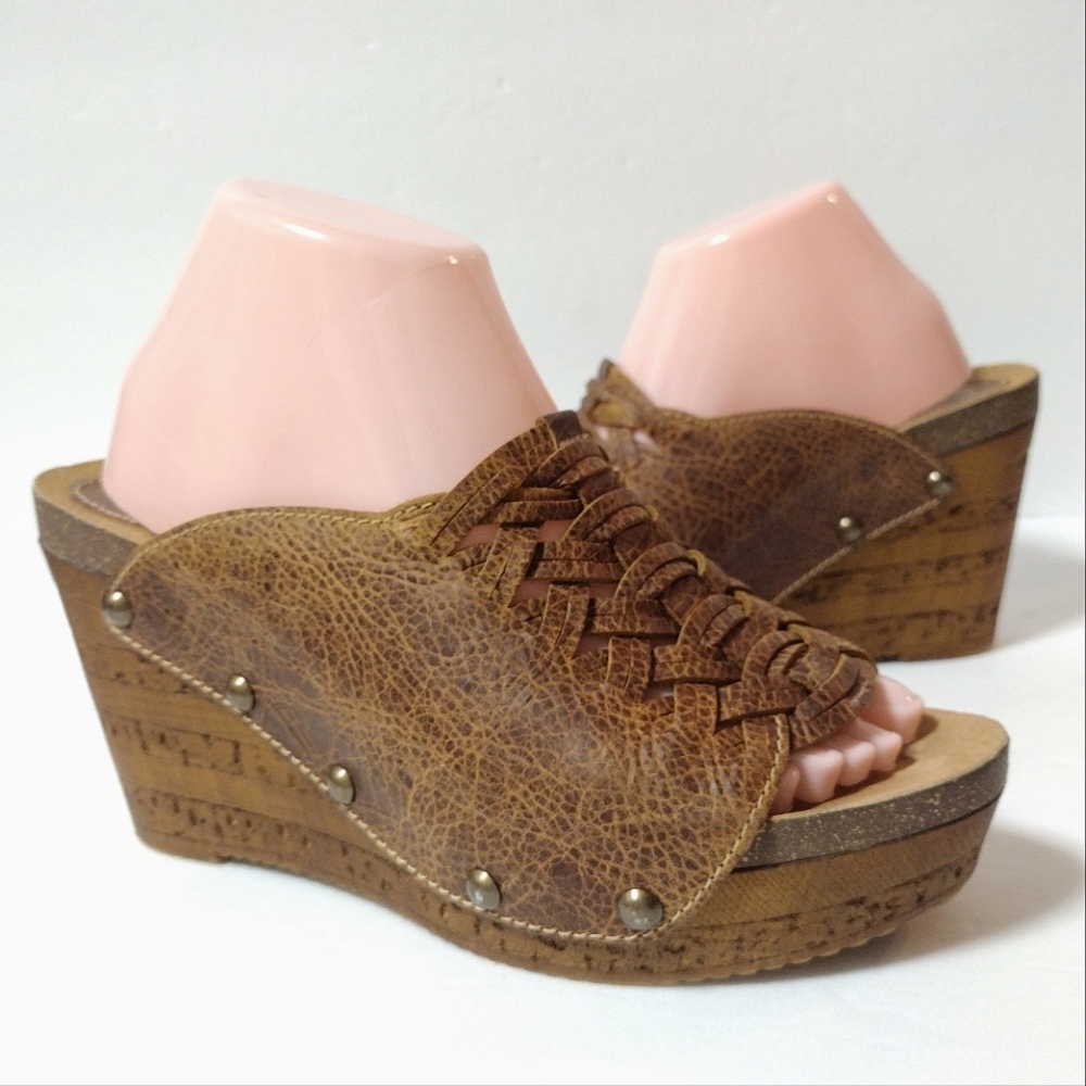 Sbicca Vintage Women's Genesis Woven Leather Slip-On Platform Wedge Sandals 41